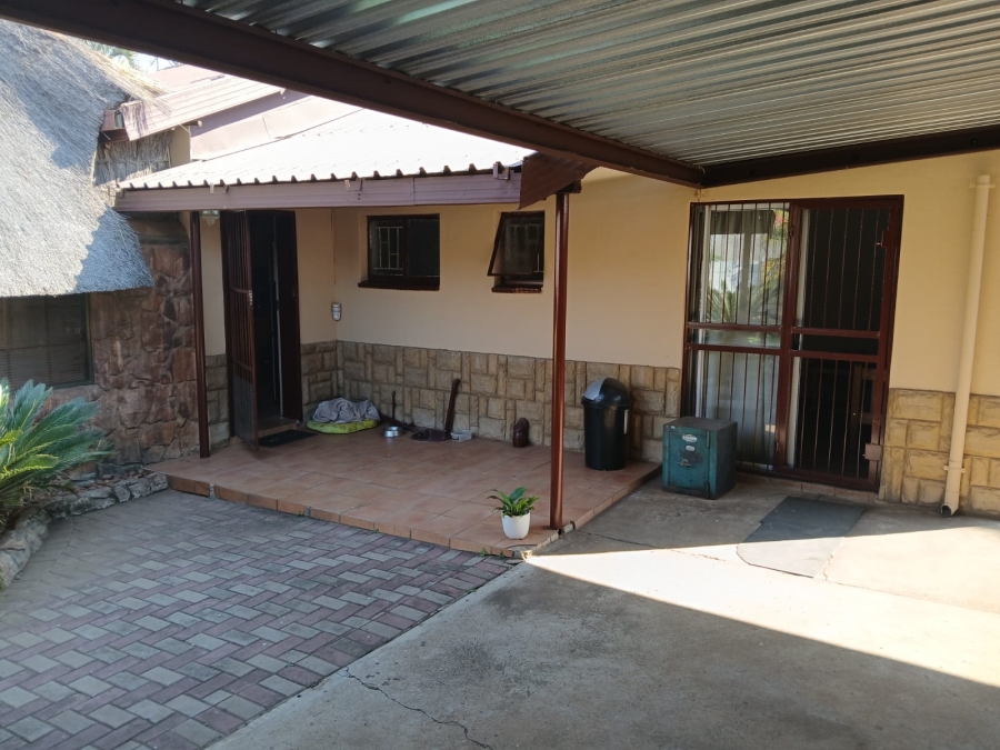 3 Bedroom Property for Sale in Geelhoutpark North West